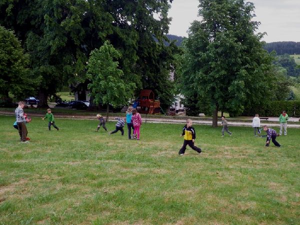 2015_06_15_07_hrajeme_prvňákům_datly_08